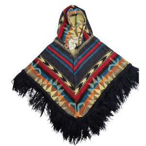 Hooded Fringe Poncho With Vibrant Geometric Patterns & Button Closure galopgos